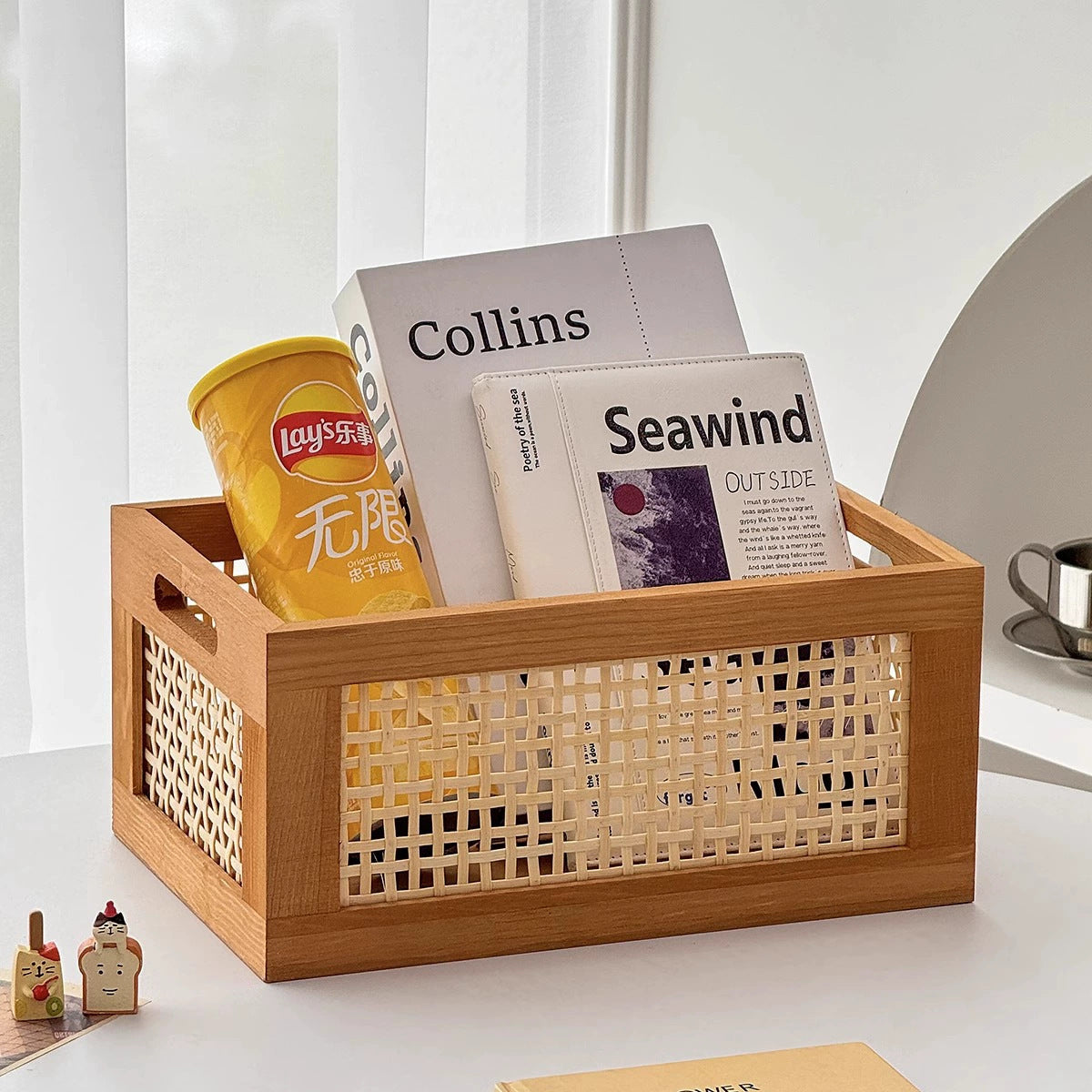 Retro wicker storage basket